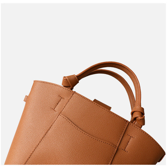 Cowhide Shoulder Bag With Niche Design And Large Capacity